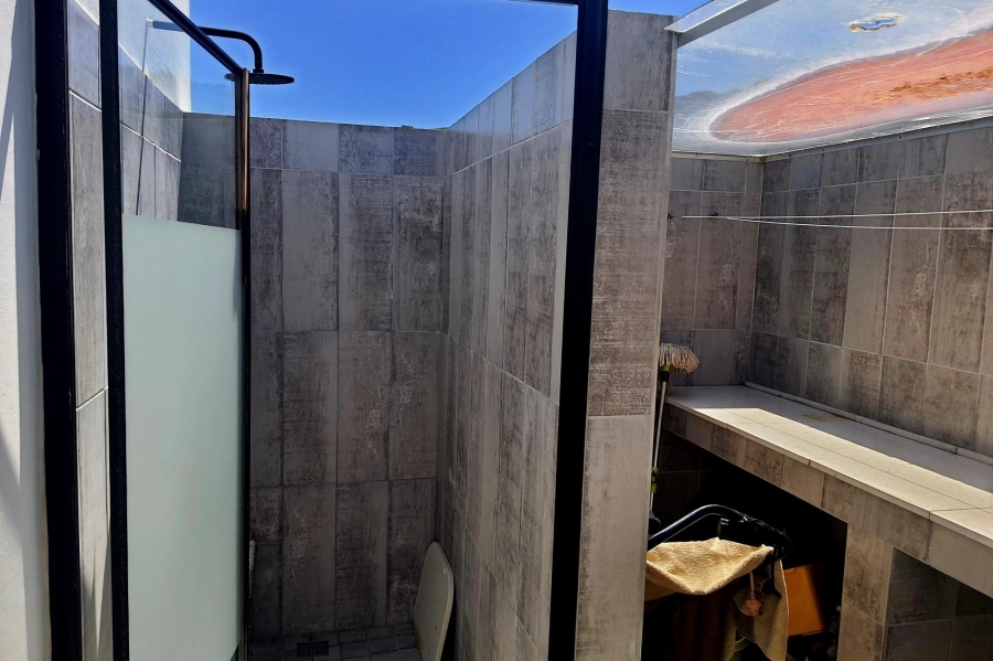 4 Bedroom Property for Sale in Fynbosstrand Western Cape